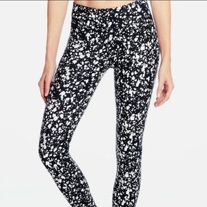 Fabletics mid rise power hold leggings